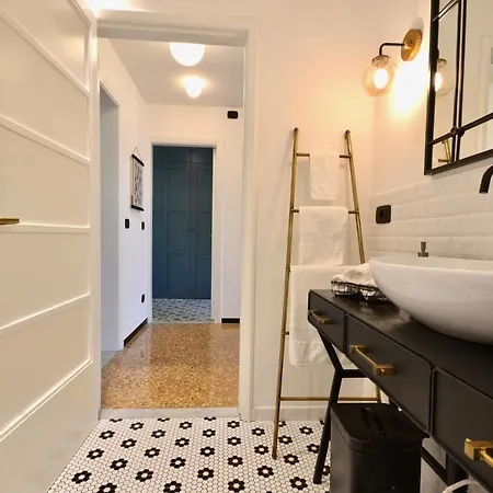 Cosy Riviera Wi-fi, Ac, Terrace 3 Bdr Apartment *