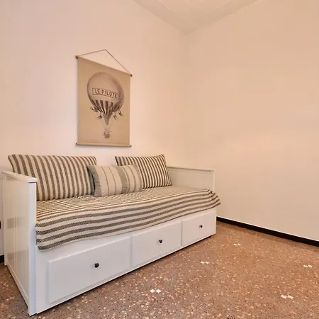 Cosy Riviera Wi-fi, Ac, Terrace 3 Bdr Lägenhet *