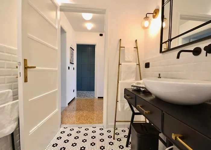 Cosy Riviera Wi-fi, Ac, Terrace 3 Bdr Lejlighed *